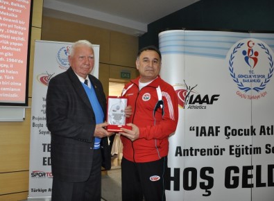 Olimpiyat 4.'Sü İsmail Akçay, Çocuk Atletizmi Seminerine Katıldı