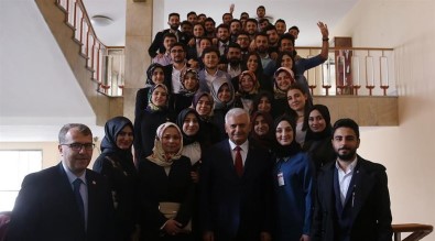 AK Gençler Ankara'da Başbakan Binali Yıldırım İle Bir Araya Geldi