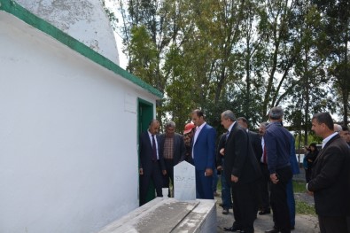 Hatay'da Mezarlara Çirkin Saldırı