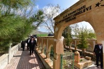 YASSıADA - Başkan Gürkan, Hamit Fendoğlu'nun Kabrini Ziyaret Ederek Dua Etti