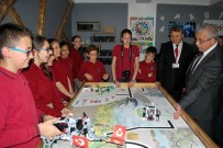 ERDOĞAN BEKTAŞ - Vali Güvençer, Salihli'de Muhtar Ve Öğrencilerle Buluştu