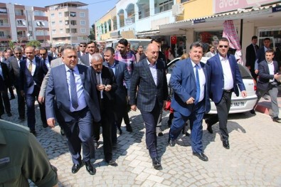 Bakan Müezzinoğlu'ndan Kınık Ziyareti