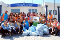 NIMET DEMIR - Gönüllü Gençler Kampüste Çevre Temizliği Yaptı