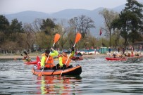 CALIFORNIA - Kanolar İle Göle İznik Yazdılar