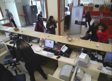 Pendik'te Yaşanan Silahlı Soygun Girişimi Kamerada