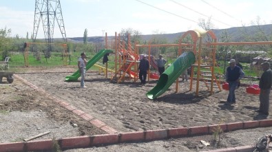 Gövük Mahallesinde Çocuklar İçin Yaptırılan Oyun Parkı Hizmete Girdi