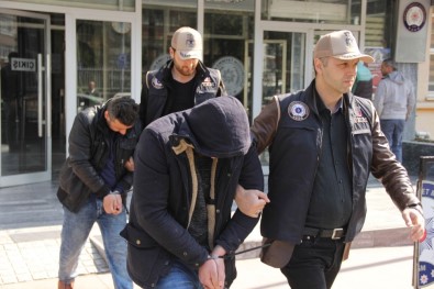 Samsun'da Gözaltına Alınan 2 DEAŞ'lı Adliyeye Sevk Edildi