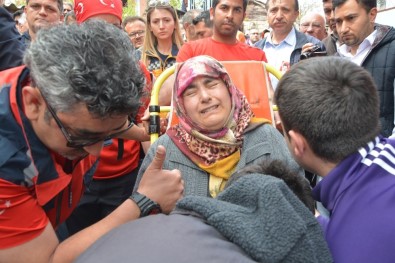 Şehit Polis Annesinin Ölüm Yıldönümünde Toprağa Verildi