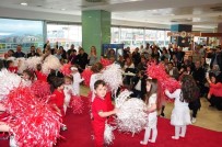 DÜNYA ÇOCUKLARI - Kreş Öğrencilerinin 23 Nisan Gösterisi