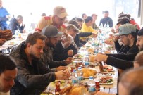 SAKARYASPOR - Play-Off Öncesi Sakaryasporlu Futbolculara Motivasyon Kahvaltısı