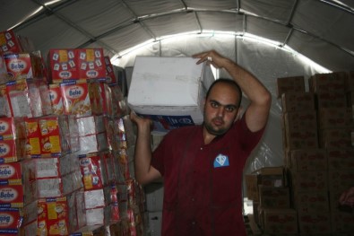 Suriye'ye İnsanı Yardımlar Sürüyor