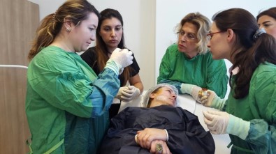 YDÜ 'Kozmetik Dermatoloji Çalıştayı' Gerçekleştirildi