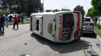 ÖZEL AMBULANS - Adana'da Ambulans Kaza Yapıp Devrildi Açıklaması 4 Yaralı