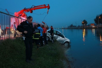 Adana'da Otomobil Sulama Kanalına Uçtu Açıklaması 1 Yaralı