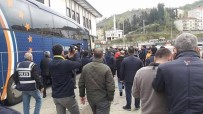 AHMET ÇAĞLAR - Başakşehirli Futbolcular Maç Sonunda Gazeteciye Saldırdı