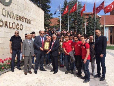 Batı Trakyalı Öğrenciler Anadolu Üniversitesi'ni Ziyaret Etti