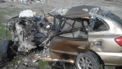 Erzurum'da Otomobil İle Tır Çarpıştı: 2 Ölü, 1 Yaralı