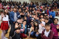 BAYRAMPAŞA BELEDİYESİ - Kimyasal Silahlı Saldırıdan Kurtulan İdlibli Mohammad İlk Kez Çocuk Bayramı Kutladı