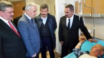 ÖZCAN ULUPINAR - AK Parti Genel Başkan Yardımcısı Kaya, Midibüs Kazasında Yaralananları Ziyaret Etti