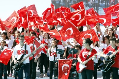 Antalya'da Renkli 23 Nisan Kutlaması
