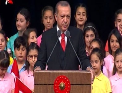Cumhurbaşkanı Erdoğan: Her sözün en güzeli Türkçe'mizde