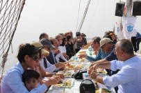 VOLKAN KÖKSAL - Hatay Protokolüne Teknede Balık Ziyafeti