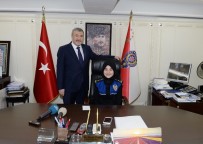 İSTANBUL EMNIYET MÜDÜRÜ - İstanbul Emniyet Müdürü Çalışkan Koltuğunu Şehit Çocuğuna Devretti