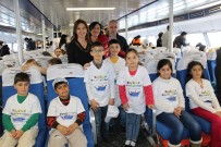 İSTANBUL DENIZ OTOBÜSLERI - İstanbullu Çocuklar Çifte Bayram Yaşadı