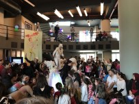 ŞEHİR TİYATROSU - Çocuk Bayramı'nı 'Tiyatro Karnavalı'İle Kutladılar