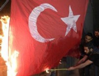 ERIVAN - Ermenistan'da Türk bayraklarını yaktılar