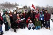 KARTOPU SAVAŞI - İlk Kez Karla Tanışan Afrikalı Öğrenciler Doyasıya Eğlendi