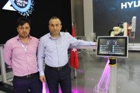 ÇALIŞMA SAATLERİ - 'İstanbul Autoshow'da Robot Şov