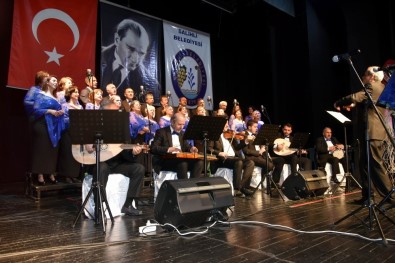 İstanbullu Velilerden Salihli'de Konser