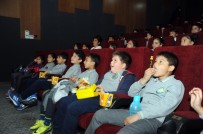 ERDEM BAYAZıT - Kepezli Miniklerin Sinema Keyfi