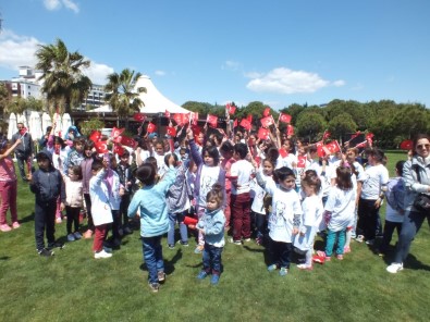 Köy Okulu Çocukları 23 Nisanı 5 Yıldızlı Otelde Kutladı