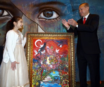 Küçük Dilara'dan Cumhurbaşkanı Erdoğan'a Anlamlı Hediye