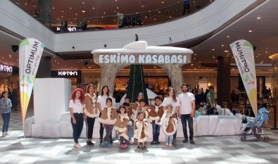 Minikler 23 Nisan'ı 'Eskimo Kasabası'Nda Kutladı