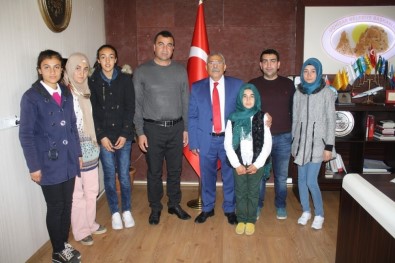 Şırnak-İdil'deki Öğrencilerden, Başkan Karaaslan'a Teşekkür Ziyareti