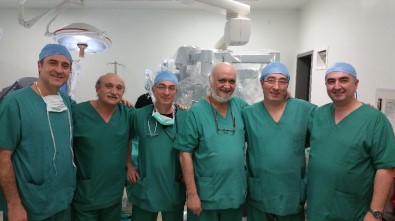 Türkiye Robotik Ameliyat Öğretiyor