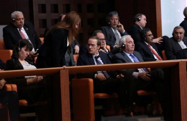 Bacak bacak üstüne attı, böyle uyarıldı!