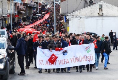 Ardahan'daki 57. Alay Vefa Yürüyüşü'ne Yüzlerce Genç Katıldı