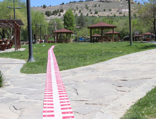 4 bin 444 mısralık şiir yazdı