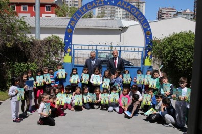 Büyükşehir Belediyesi Anaokulları İçin Hazırlanan Çevreci Kitapların Dağıtımına Başladı
