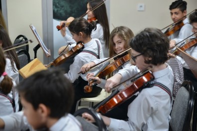 'İki Elin Sesi Var' Çocuk Senfoni Orkestrası Belçika'ya Gidiyor