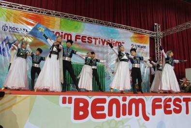 Kırım Tatarı Çocuklar Kocaeli'nde 'Çocuk Festivali'ne Katıldı
