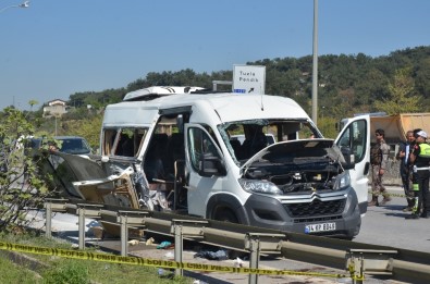 Servis Minibüsü Patlamasında 'Çanta' Şüphesi