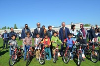 ALI TOSUN - Yalova'da Öğrencilere Bisiklet Dağıtıldı