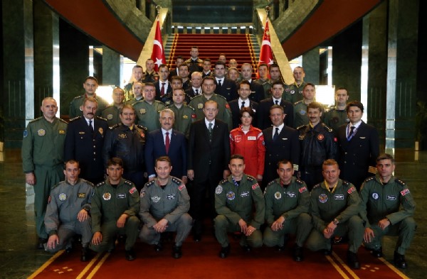Cumhurbaşkanı Erdoğan pilotları kabul etti