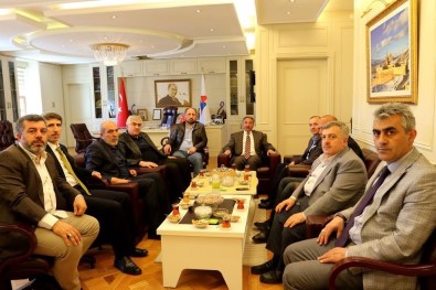 Ak Parti Erzurum İl Başkanı Öz,  AİÇÜ Rektör'ü Karabulut'u Ziyaret Etti