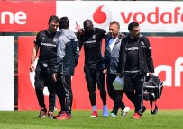 AHMET NUR ÇEBİ - Beşiktaş'a Kötü Haber Açıklaması Aboubakar Sakatlandı